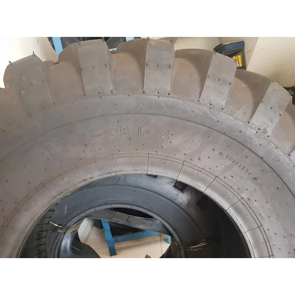 Grader Tire Armour 17.5-25/12PR (Tubeless)