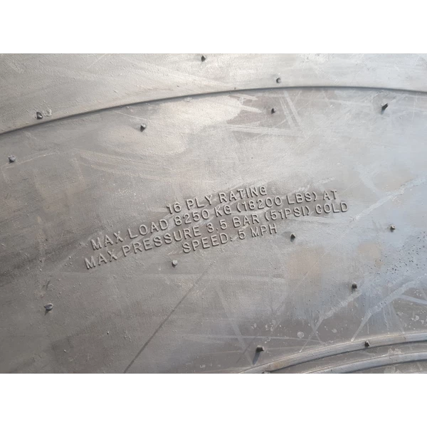 Armour 20.5-25 / 16PR E2/L2 Tubeless  Loader Tire