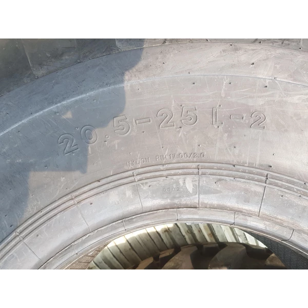 Armour 20.5-25 / 16PR E2/L2 Tubeless  Loader Tire