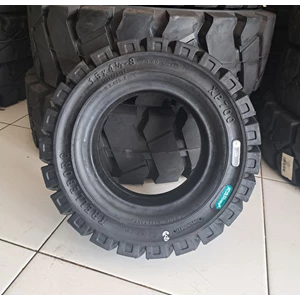 Ban Forklift Solid Trelleborg 15x4.5-8 XP-700