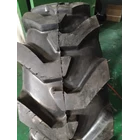Backhoe Loader Tire 12.5/80-18 12PR (Tubeless) 1