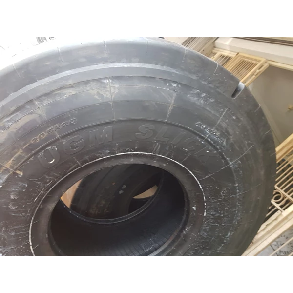 Dynamaxx Loader Tire 20.5R25 L5S