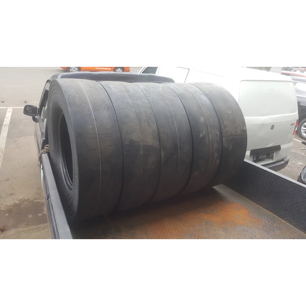 Asphalt Finisher Tire 14/70-20 12PR