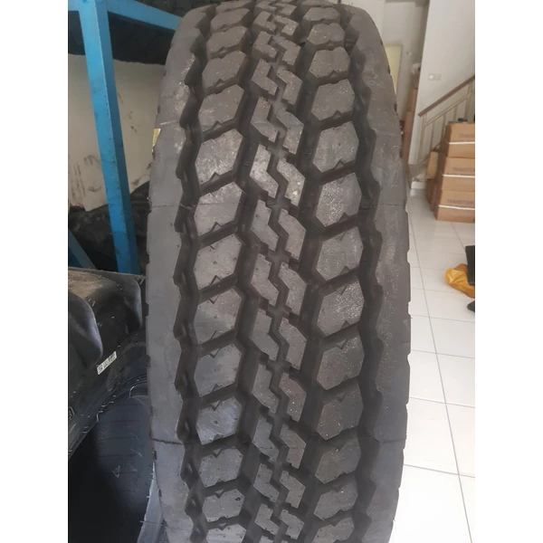 Ban Truck Crane BKT 445/95R25 2* Airomax AM27 (16.00-25)